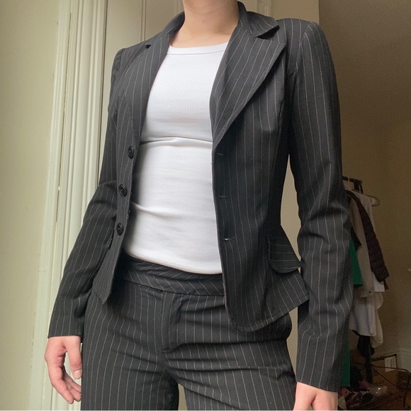 Matching Blazer and Pants - Picture 4 of 12